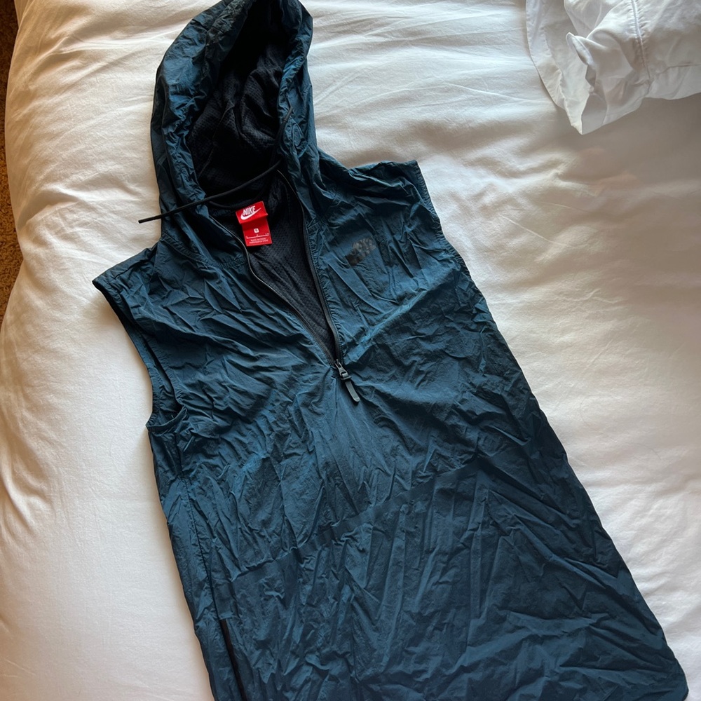 Nike Womens Tech Hypermesh Full Zip Vest | Small